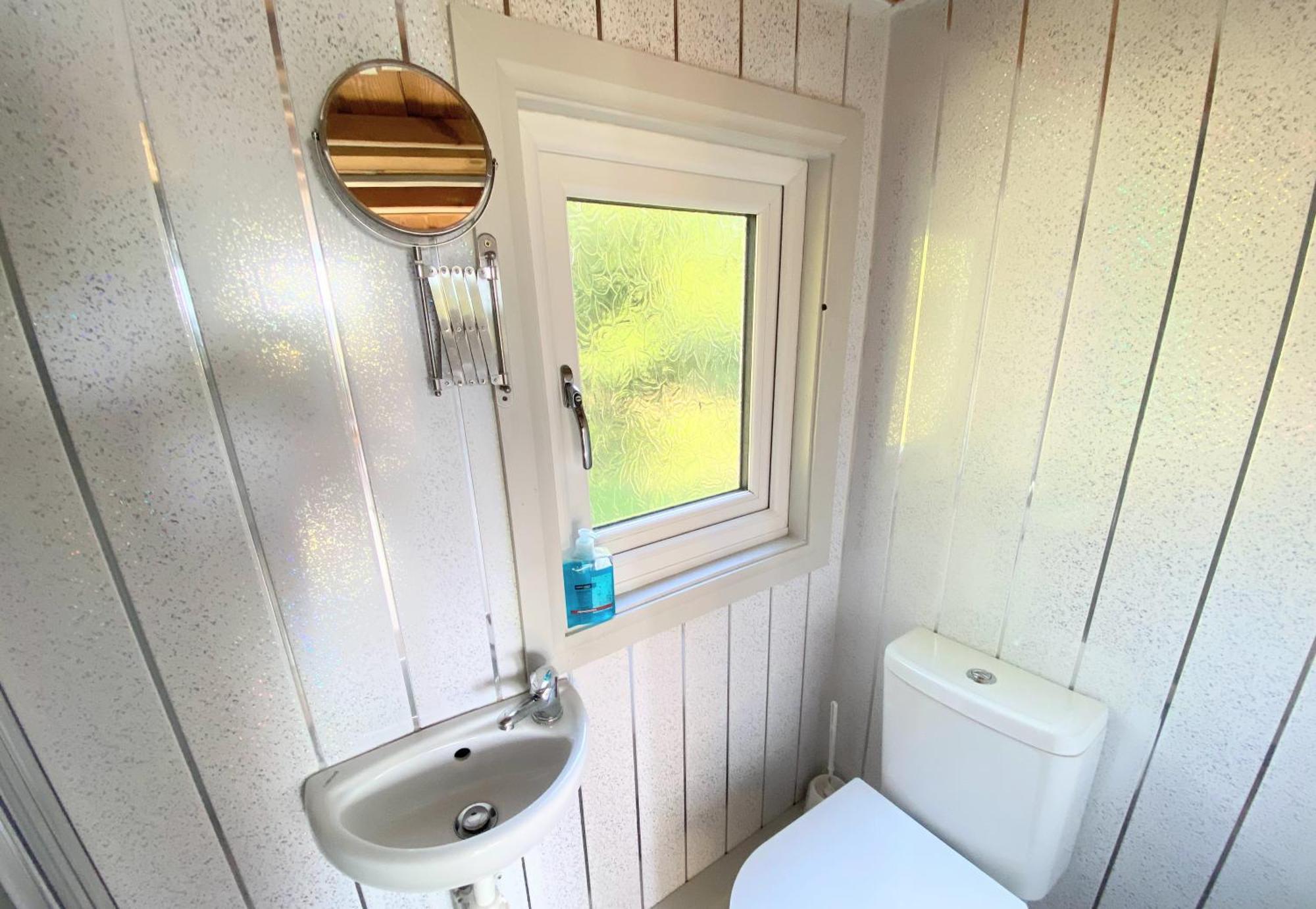 Blair Tiny House With Private Hot Tub - Fife - Loch Leven - Lomond Hills Vila Dunfermline Exterior foto