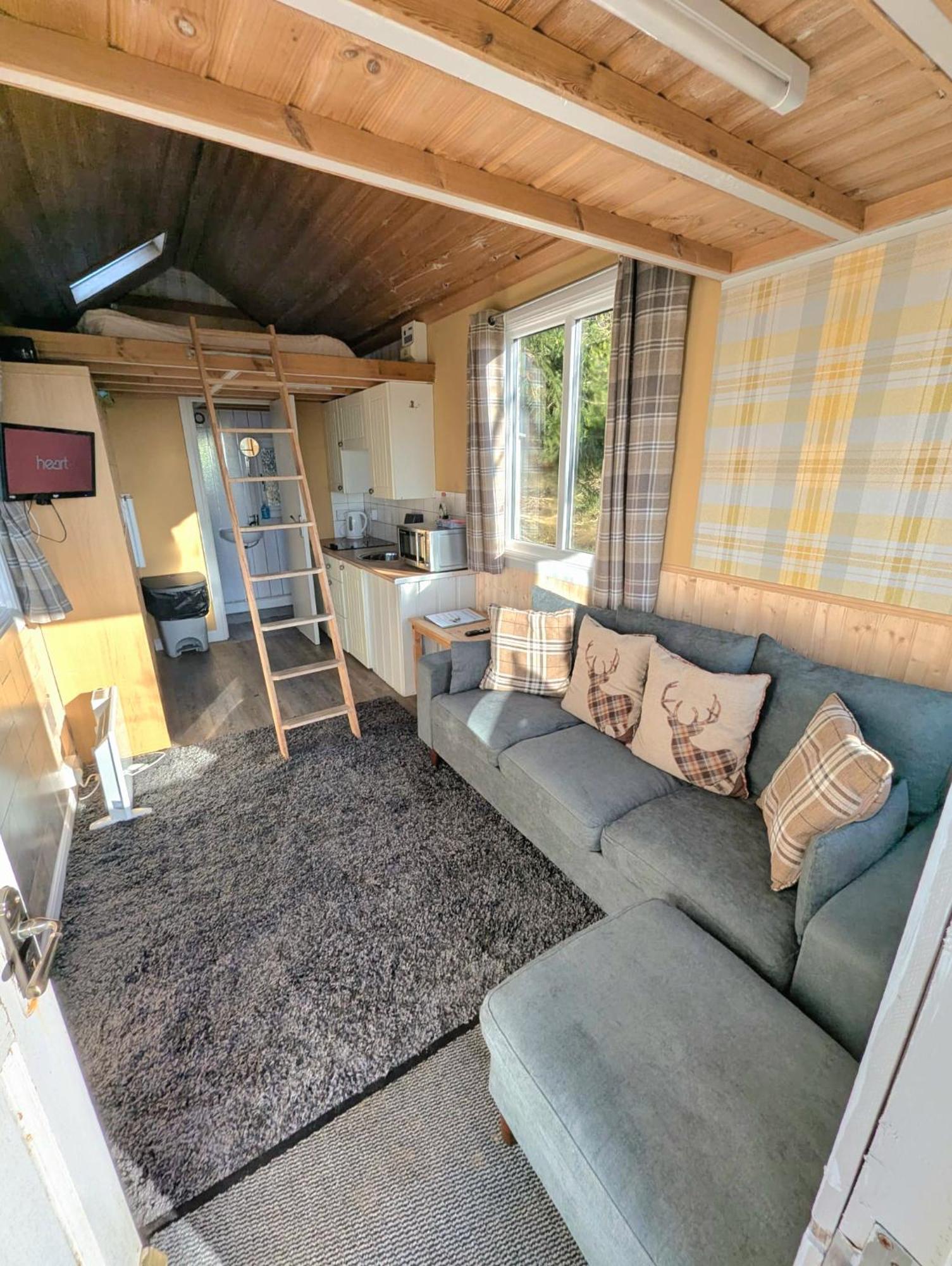 Blair Tiny House With Private Hot Tub - Fife - Loch Leven - Lomond Hills Vila Dunfermline Exterior foto